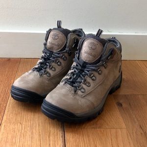 NWOT Timberland Leather Waterproof Hiking Boots